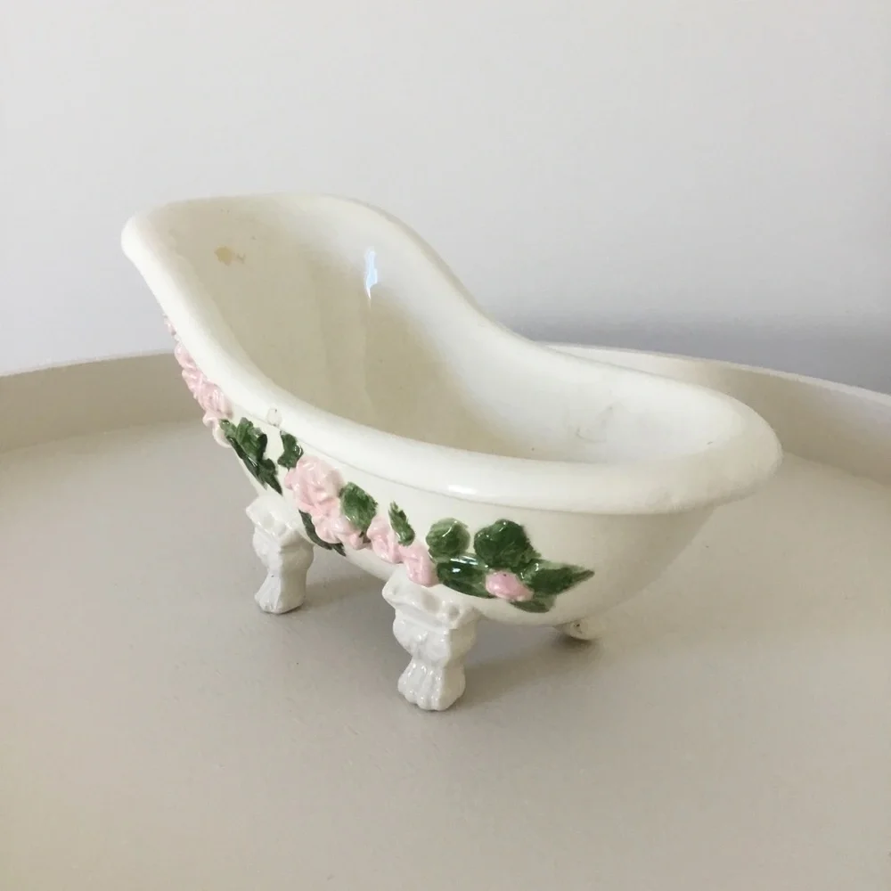 ✨Vintage Shabby Chic Ceramic Pastel Rose Bathtub Container Makeup Holder